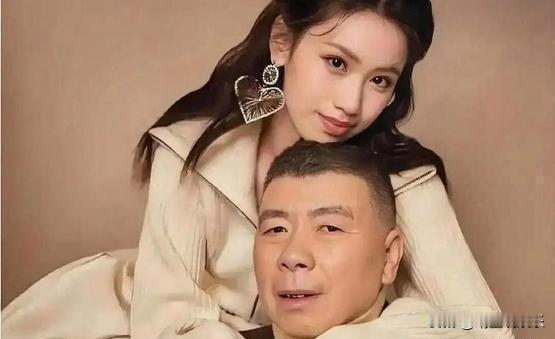 发现一件很奇怪的事，
冯小刚养女徐朵明明跟着妈妈徐帆姓，当初也是为了徐帆领养的她