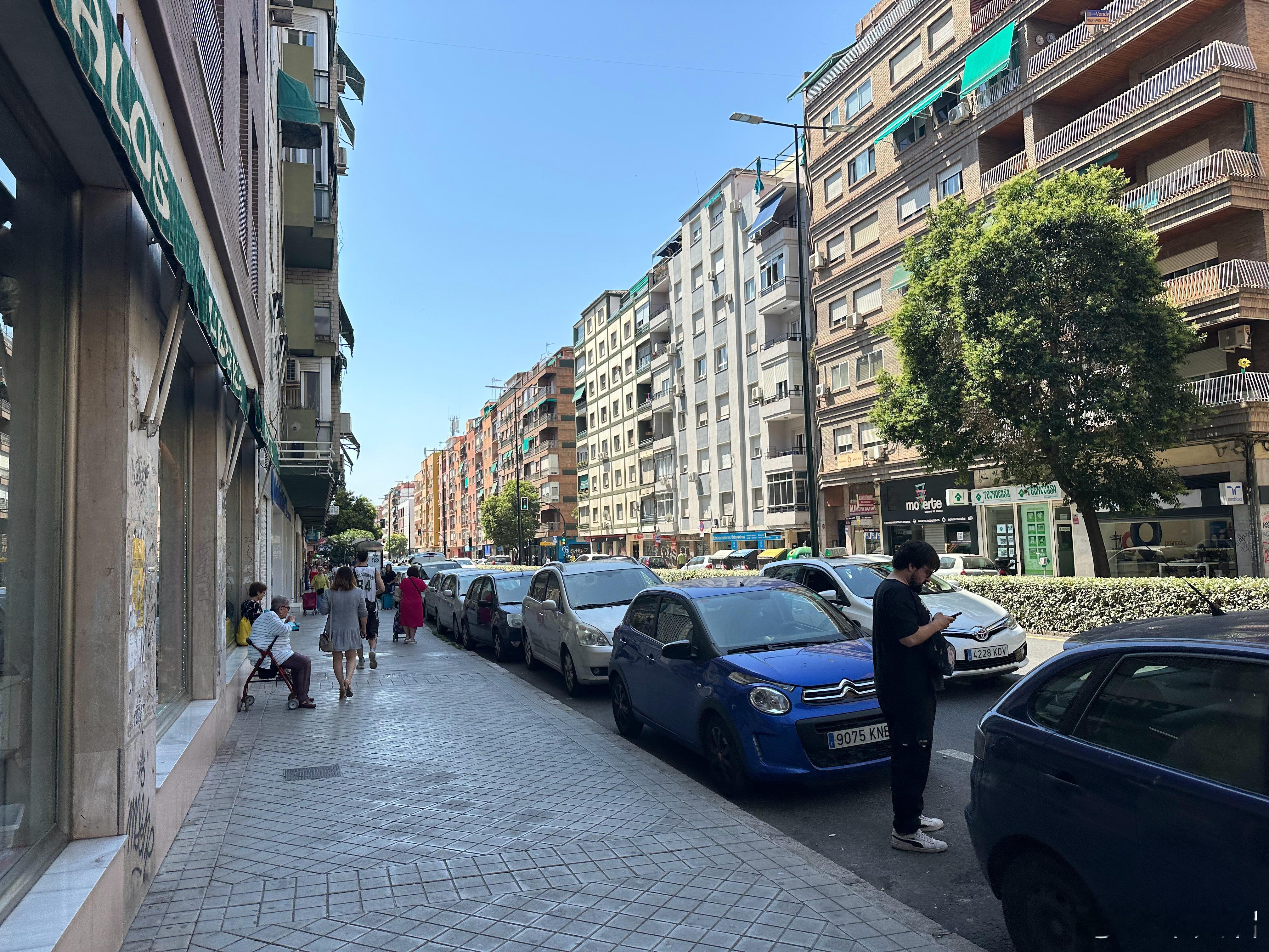 【格拉纳达的中餐馆“外婆家”】在格拉纳达，没想到中餐馆还挺多的。中午找了一家附近