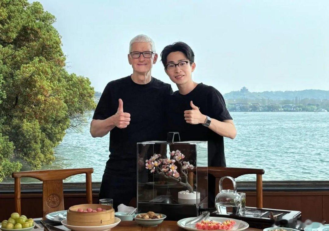 Tim相亲整活让我想起了何同学的向下拒绝，这次感觉tim风评会跟何同学一样。 