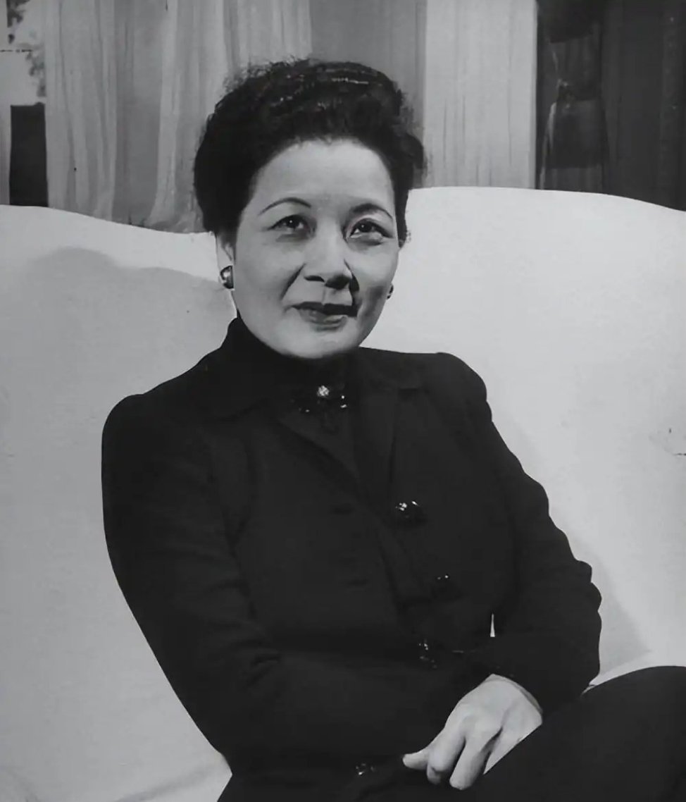 希望內娱不要再找美女演宋美龄宋霭龄了，美化她们了！其实《监狱来的妈妈》女主挺适合