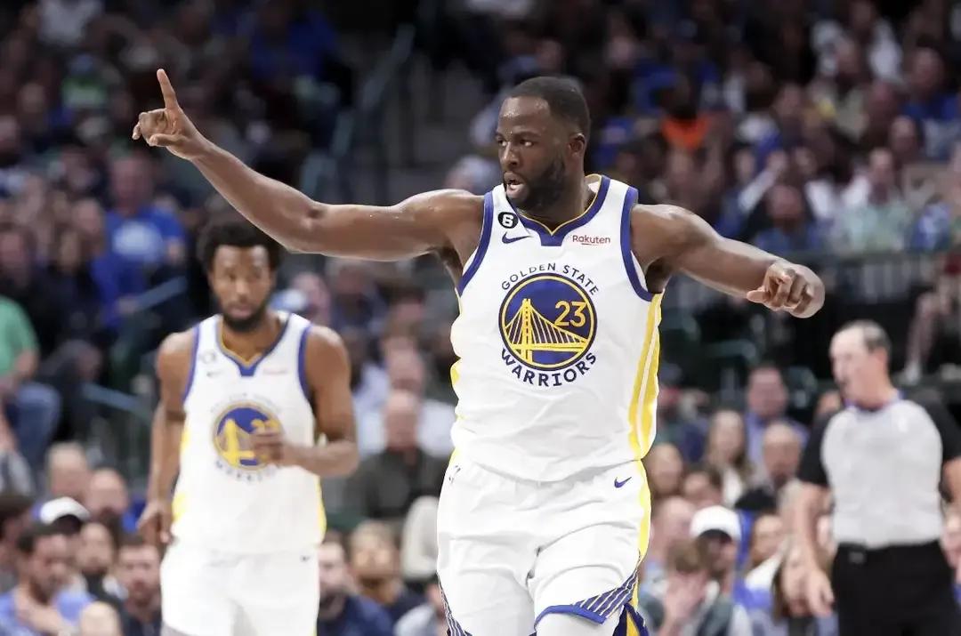 追梦格林再整活，勇士大战魔术，火箭面对雷霆，竞争太激烈了。
第一，勇士背靠背面对