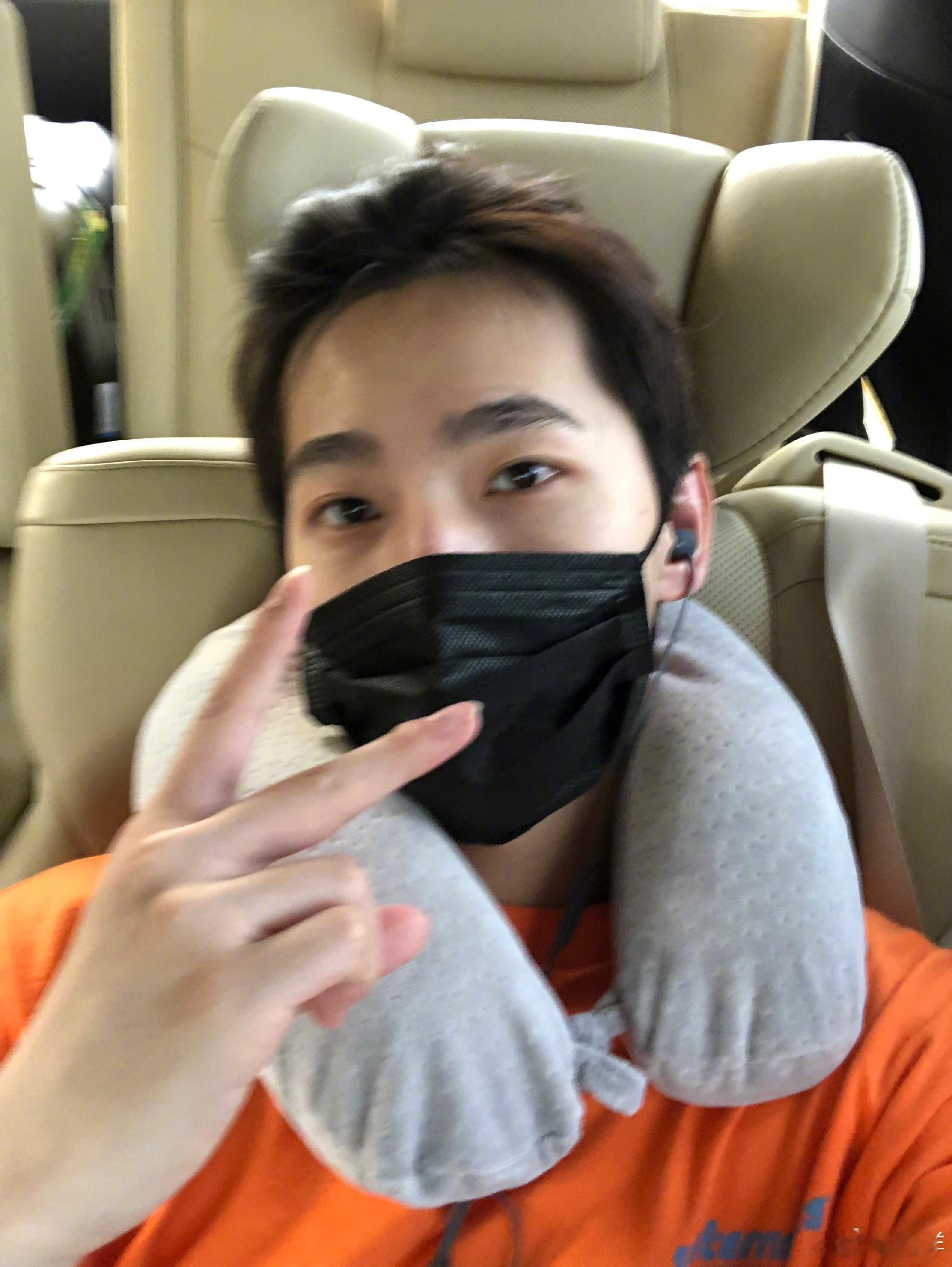 杨洋岚图追光s全球代言人杨洋 yy杨洋0909生日快乐 早上好呀  毛毛们  你