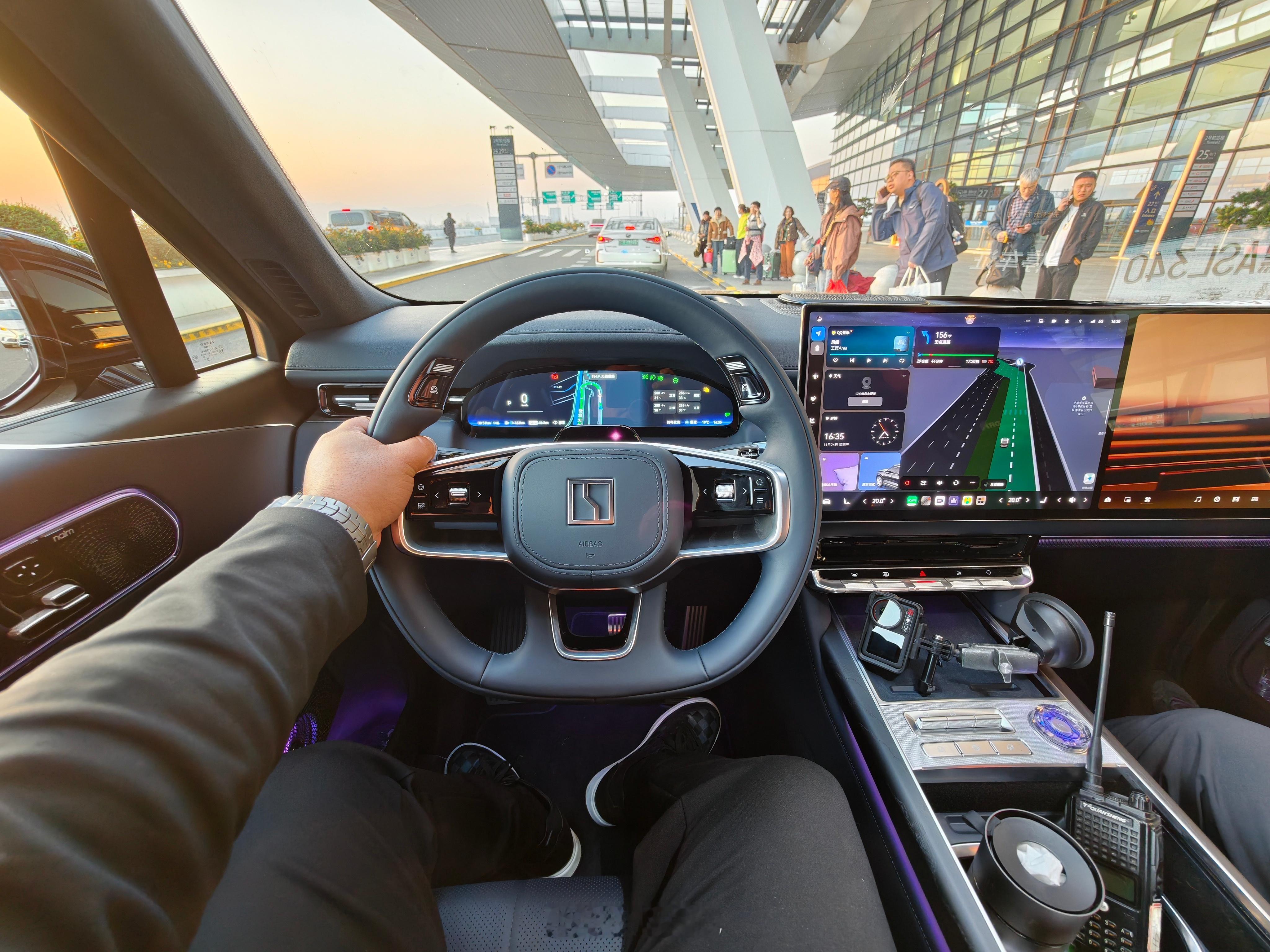 前几天到宁波试了下极氪9X Hyper版自从提车以后，不时常有人问我极氪9X开着