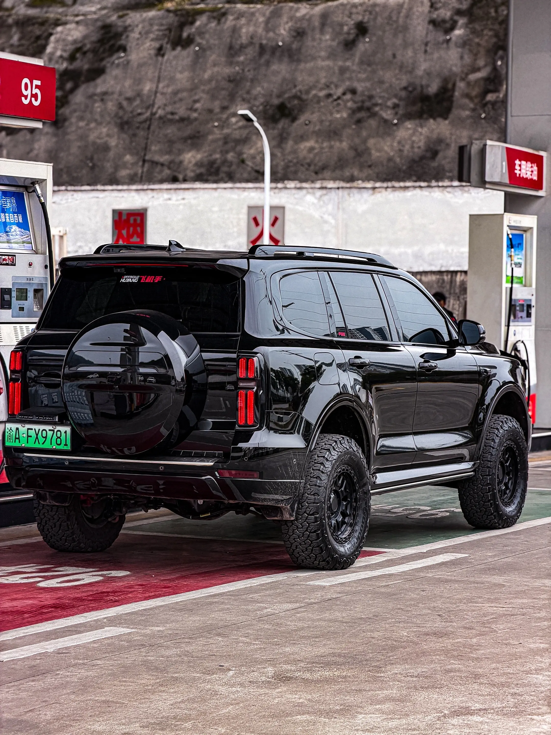 全新500黑武士 了解一下