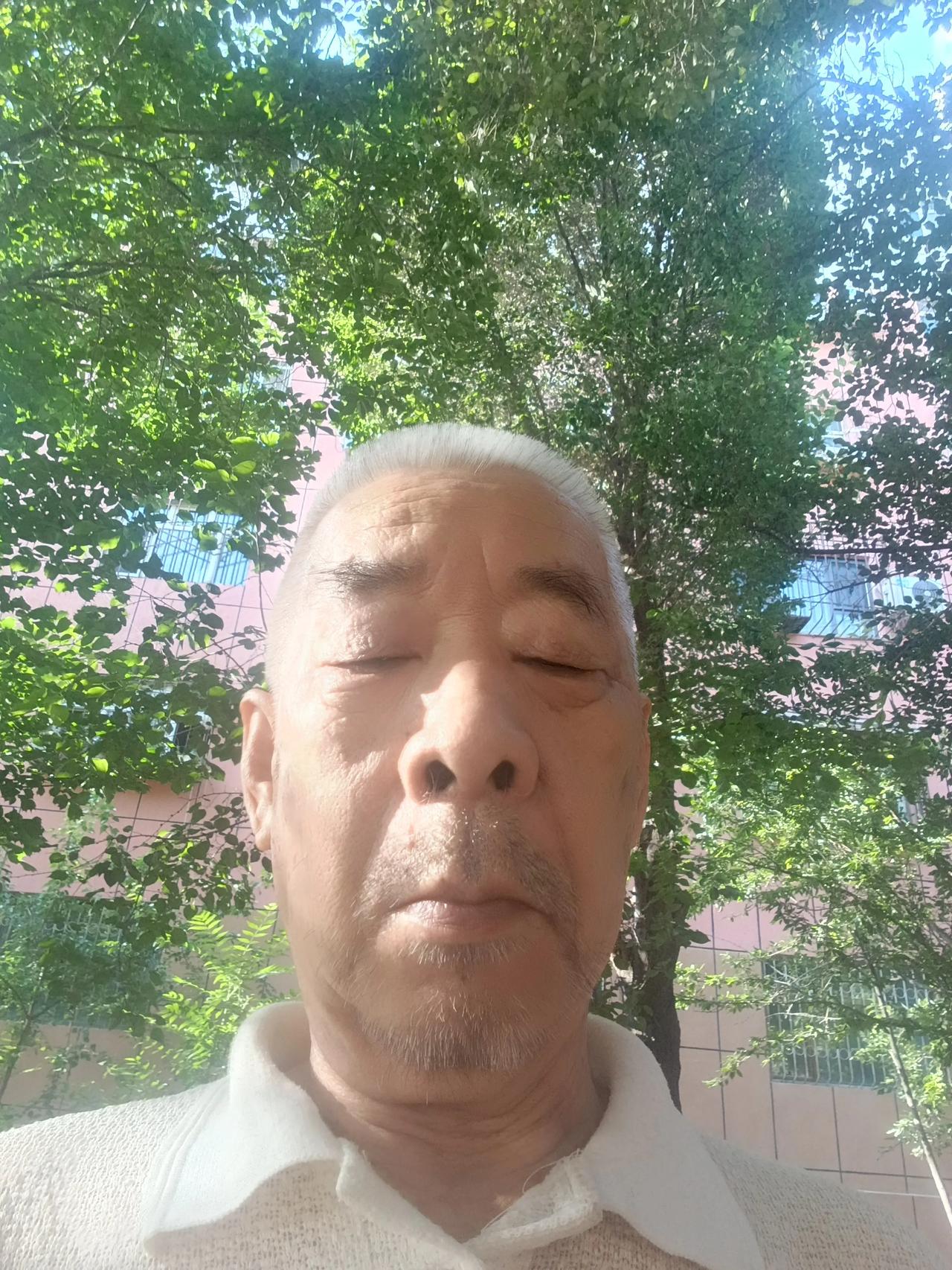 中国文化从来不重思辨，他重地是《人文智能生命力造世观》。也就是说，中国文化自古所