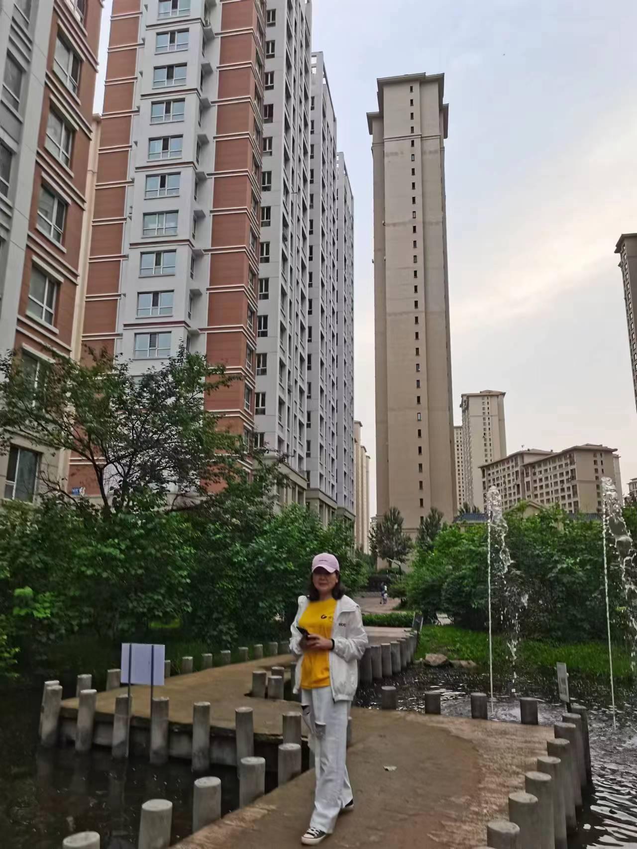 女人为什么要靠自己年少靠父母是一时暖意，结伴靠爱人是缘分同行，最稳的底气永远攥在