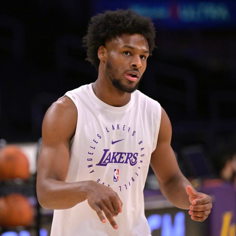 布朗尼表示，自 2023 年心脏骤停以来，他一直在处理心理健康问题：“过去几年，