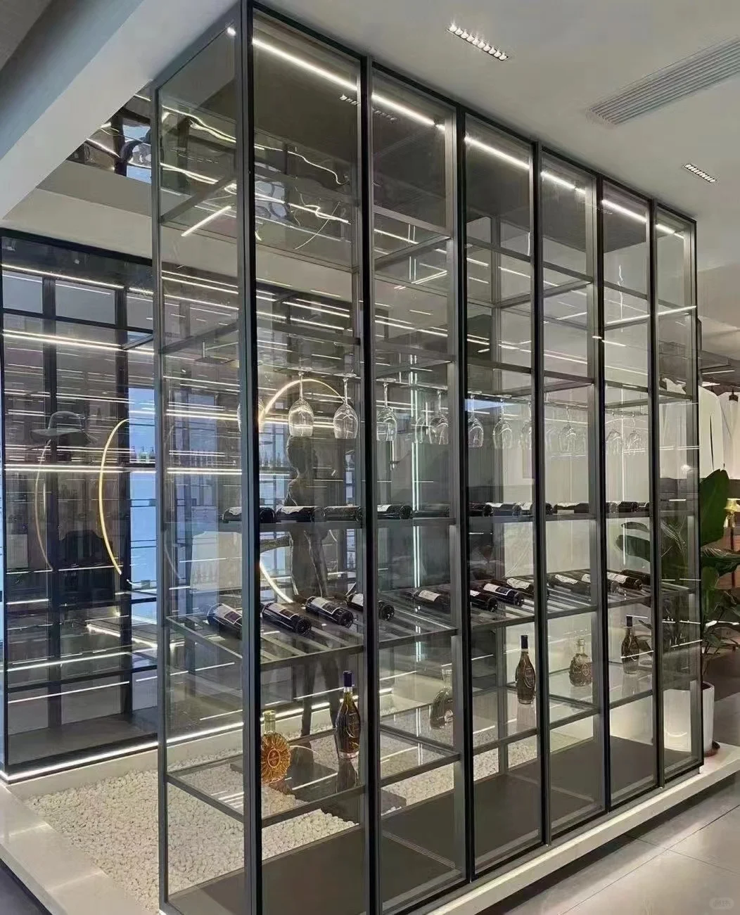 1350一方做的玻璃柜，立省几个w