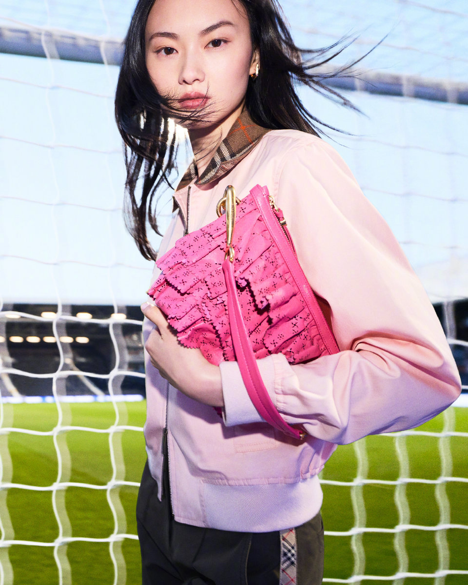 i-rma  | Burberry "A Good Sport "2026 Ca