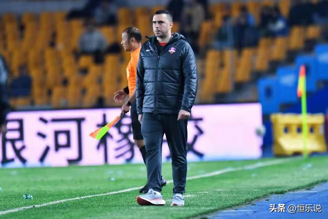 中超最好球场排名。。。。
一、天津泰达
二、北京国安
三、沧州雄狮
四、上海绿地