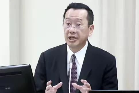 台独顽固分子、台湾省所谓防务部门负责人顾立雄说，“如果解放军从军演变成攻台实战，
