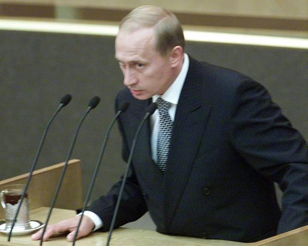 年轻时候的普京总统，在俄罗斯政坛这么久，对国际形势和美欧国家的底牌都非常清楚，这