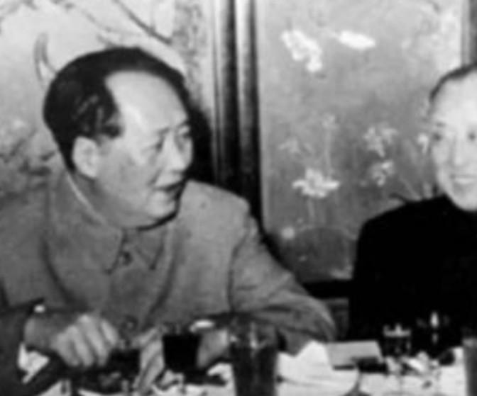 谁说领导就一定要吃好喝好？一口葱油饼背后的故事绝了！😲

1960年除夕夜，一