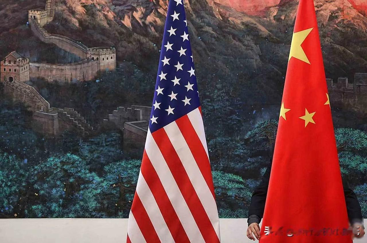 看来美国人还是察觉到了，他们说中国不是不当大哥，而是想“挟美国以令天下”。

美