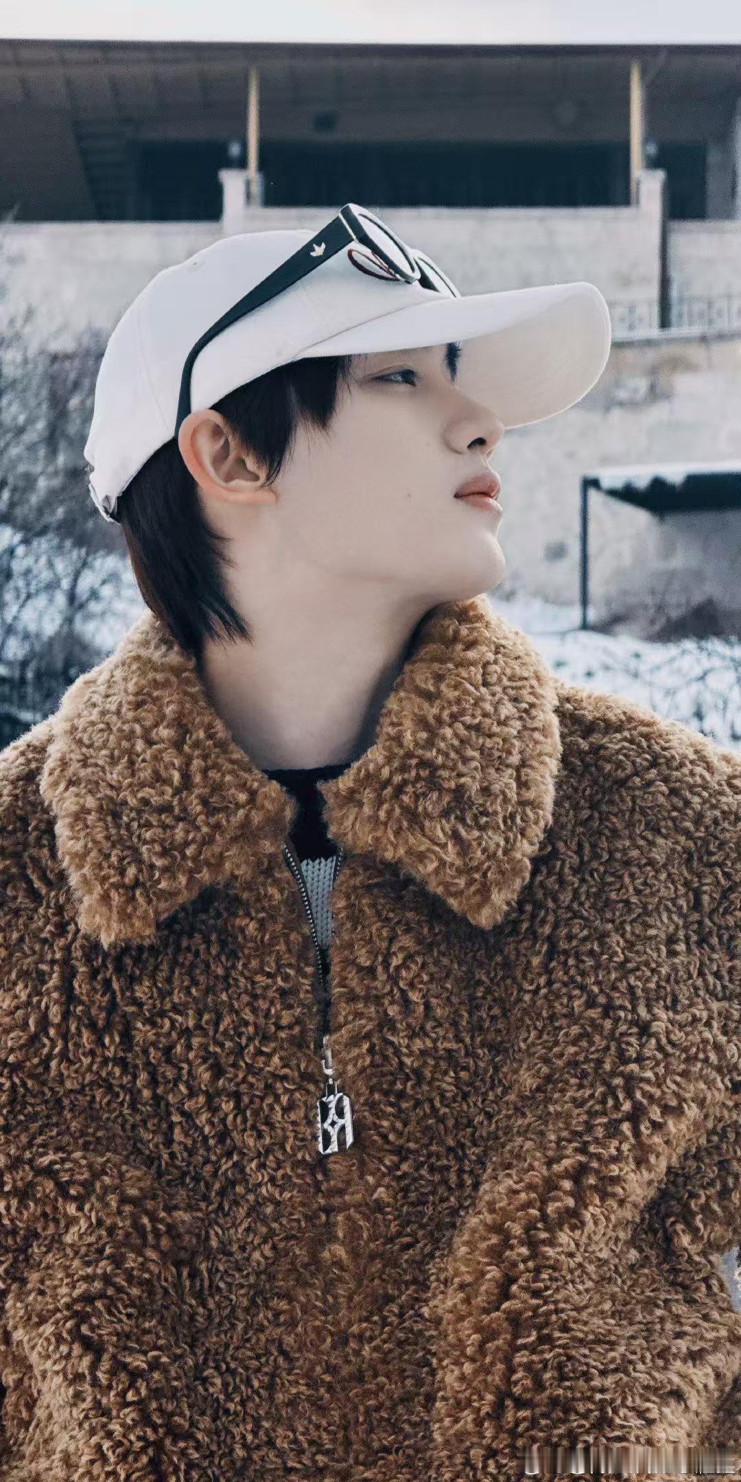 丁程鑫被宋亚轩拍肚皮后遗症丁程鑫宋亚轩嘻嘻不嘻嘻奔跑吧十亿吨跑男的料两人反差感真