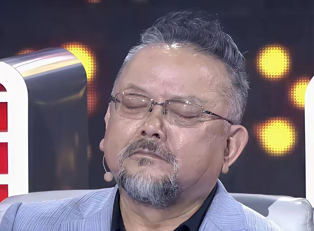 王刚的状态和样子。还是很赚钱，很有钱，没钱，孩子上学怎么能上一年30万学费的学校