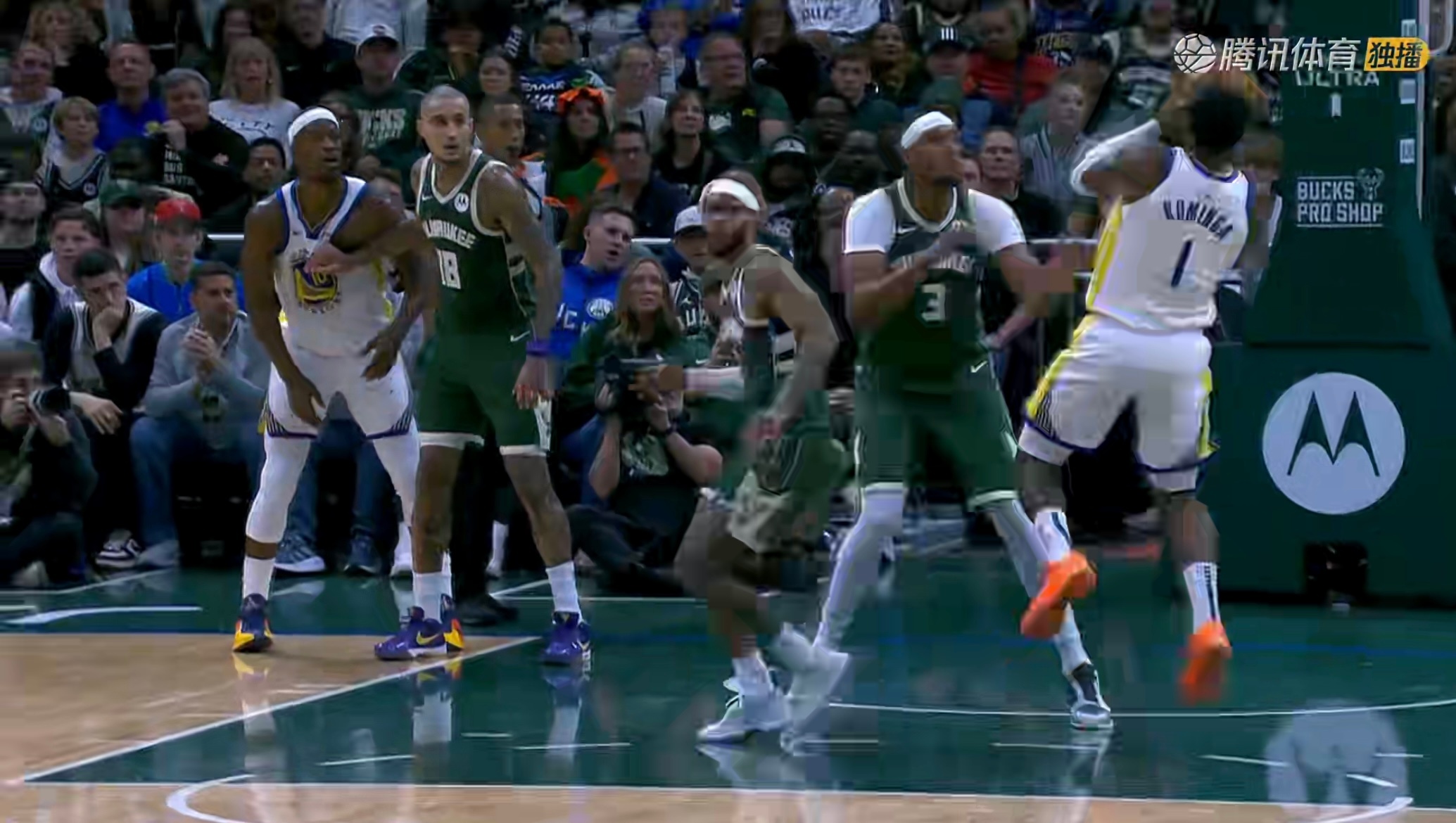 这算走步？勇士vs雄鹿 ​​​