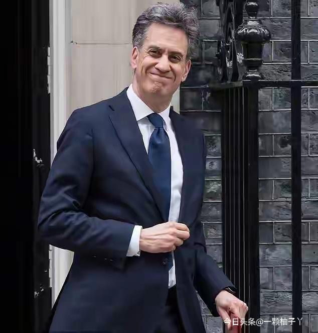 英国能源监管机构Ofgem近日正式批准特斯拉在英国境内向家庭和企业供应电力，马斯