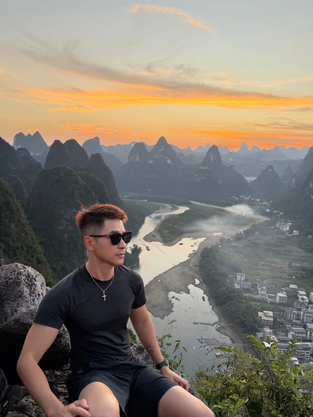 live🌅在阳朔老寨山⛰️看到丁达尔效应