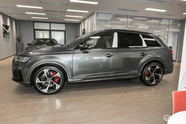 [小鲨帮选车]奥迪SQ7了解一下 4.1破百 性能不俗 日常舒适且实用