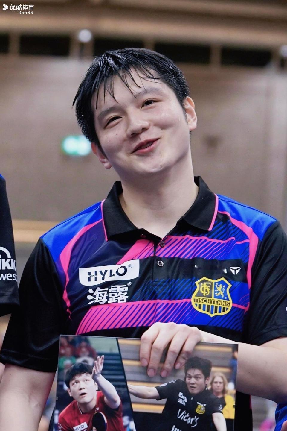 外交部欧洲司宣传樊振东- 以乒乓为刃，以谦逊为盾，樊振东斩获官方认可，闪耀欧洲赛