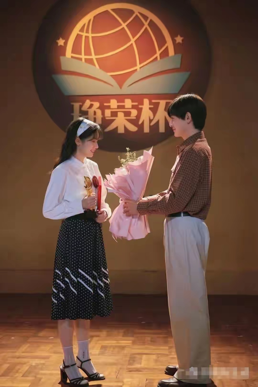 江苏卫视突降王炸！《你好1983》周也翟潇闻无金手指重生逆袭封神 