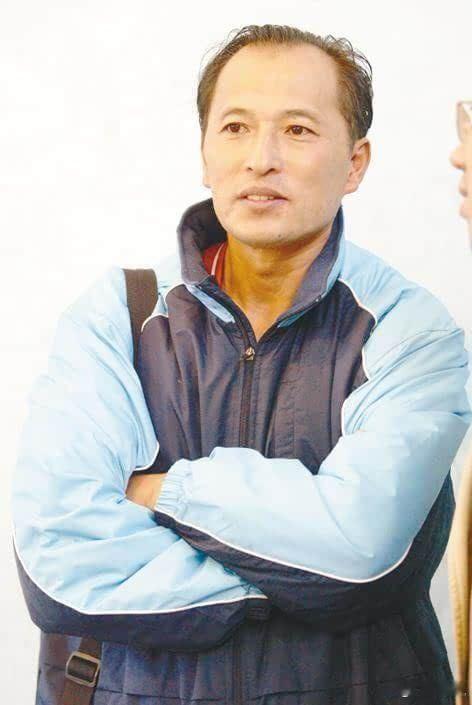 突发辽宁足球的旗帜性人物，功勋教练员杨玉敏昨晚于沈阳离世，享年71岁！杨玉敏是辽