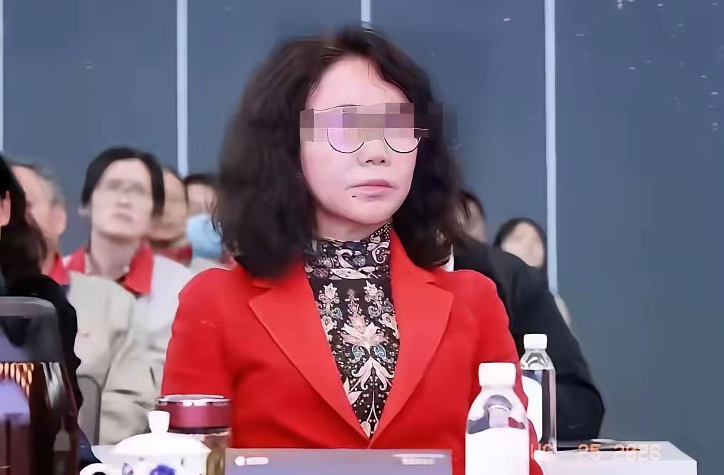 这事问题很大
明眼人都看出来了。
常州星宇股份，身家200亿的行业龙头，账面手握