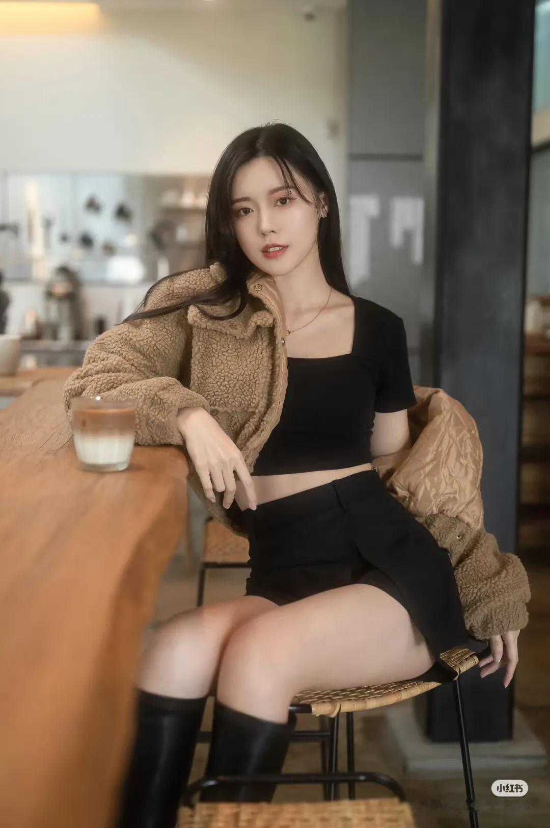 话说台湾近几年就推出了许多颜值和气质都相当不错的新晋博主，而OO就是其中之一。凭