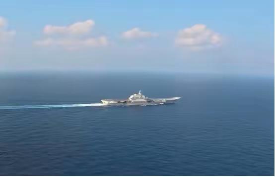日本舰机抵近辽宁舰闹事，中方这次一点也没惯着

央视刚公布的视频，看完真提气。辽