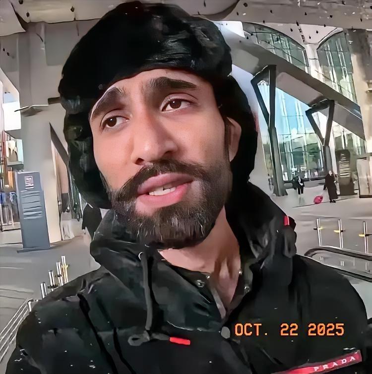 印度网红，到一家面馆吃饭，居然想白吃，跟店主说钱包不见了想免单。店主也不傻，直接