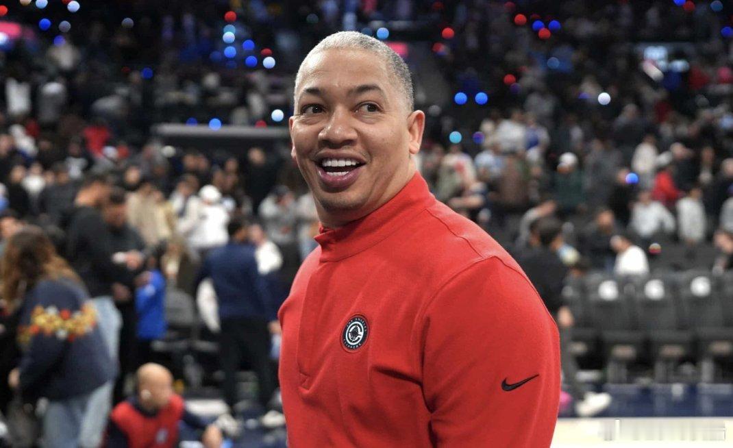 随队记者透露昨天赛后卢再出动员大家：“相信我，我们曾经更糟，我们开局6胜21负，