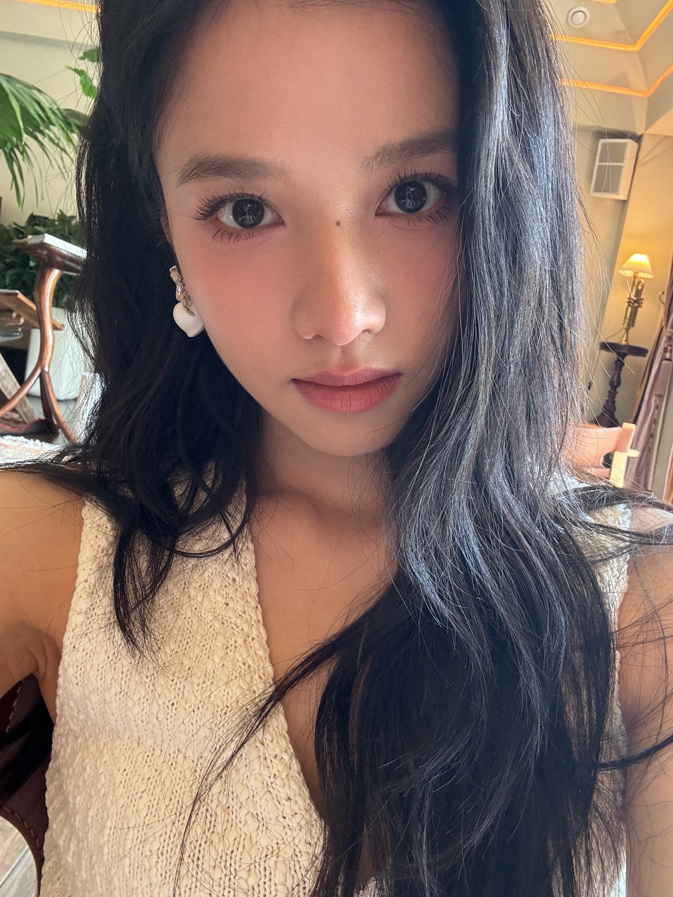仪发了新自拍，新小卡[好运连连]爱看多发（张婧仪） ​​​