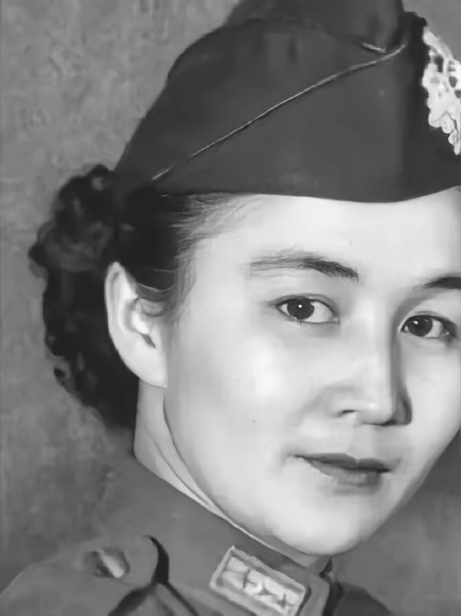 1950年，军统特务罗炳乾被捕后为戴罪立功，供出一名仍在潜伏的女特务，并配合警方