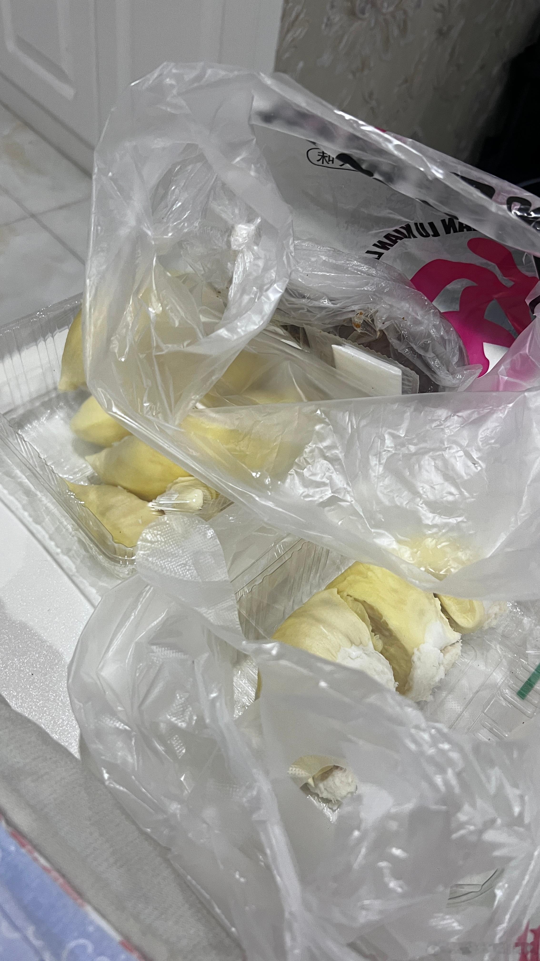 忙活一天，吃点榴莲和鸭头不过分吧[吃瓜] ​​​