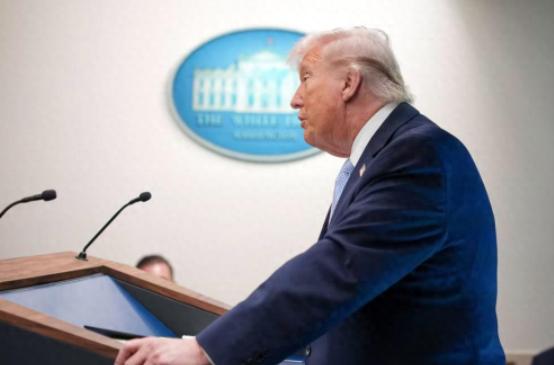 特朗普近期公开喊话，直指美国不是中国富豪繁殖后代的幼儿园，更特别点出有位中国富豪