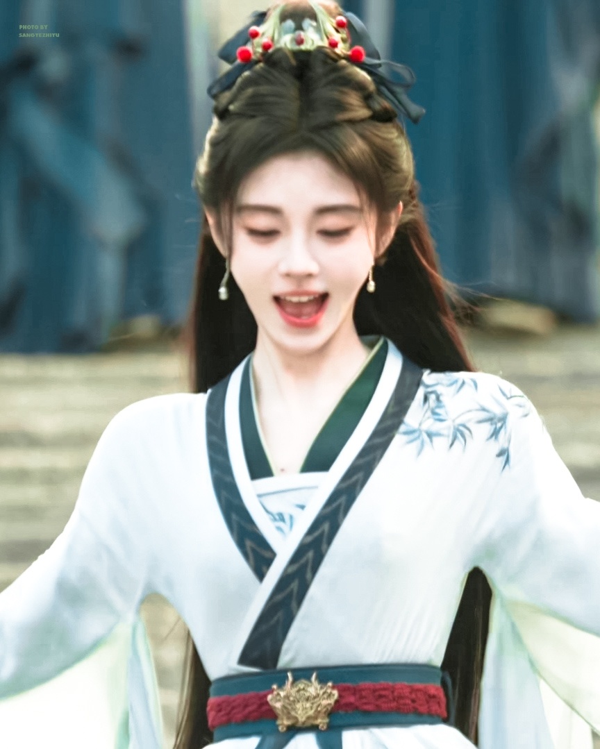 穿上校服蹦蹦跳跳🎋🐱超话星动联产季/鞠婧祎姜黎非