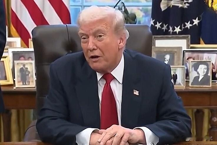 特朗普宣布，致所有航空公司、飞行员、毒贩和人口贩子，请将委内瑞拉上空及周边空域视