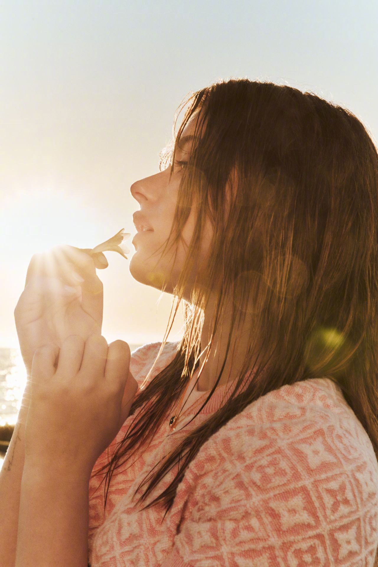 【杂志大片】Vogue Spain May 2026  西班牙版五月刊封面，自家