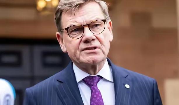 一位德国人称这次德国的外交孤立，完全是咎由自取
 
一个德国媒体人痛斥德国外长瓦