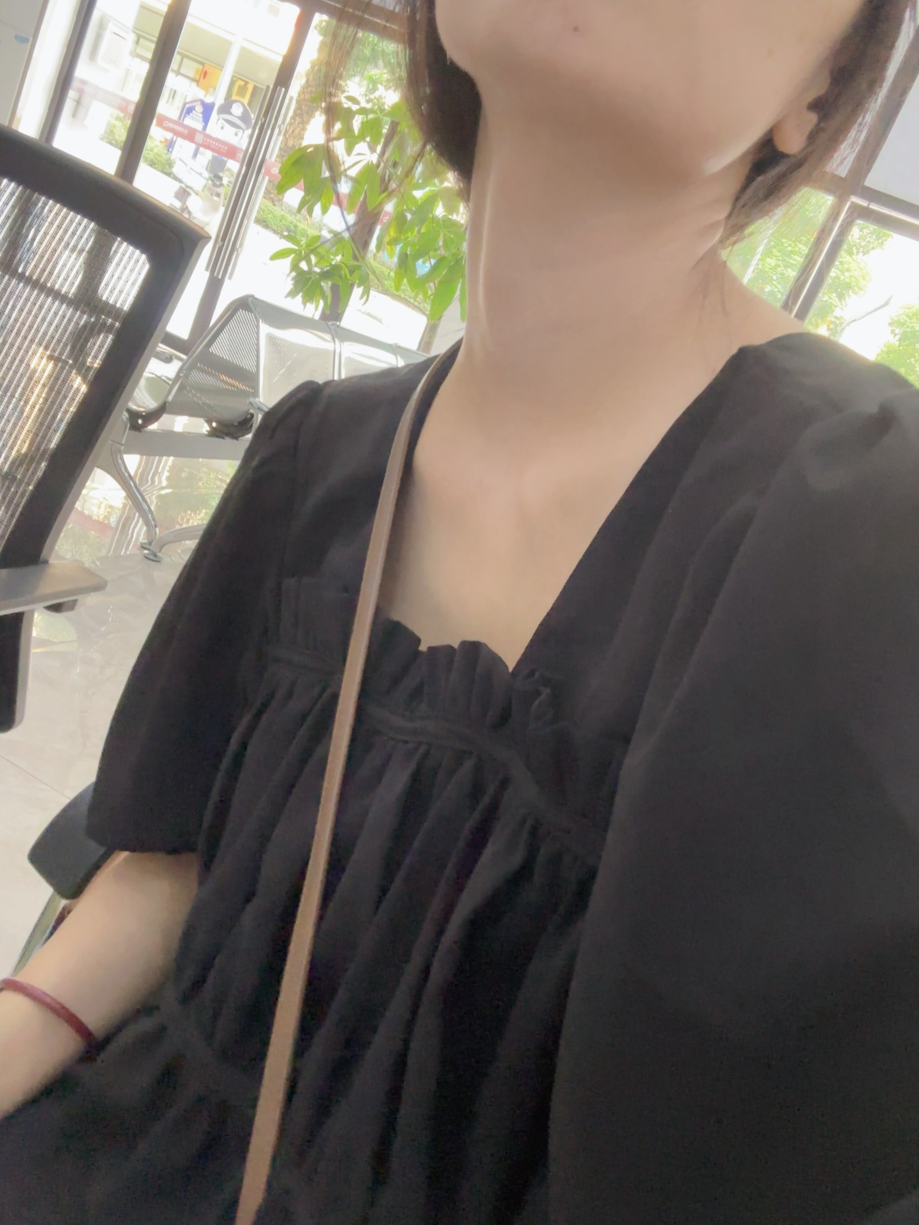 今天来物业办事情被说衣服很丑？很丑吗？生活手记是小花姐姐的专属