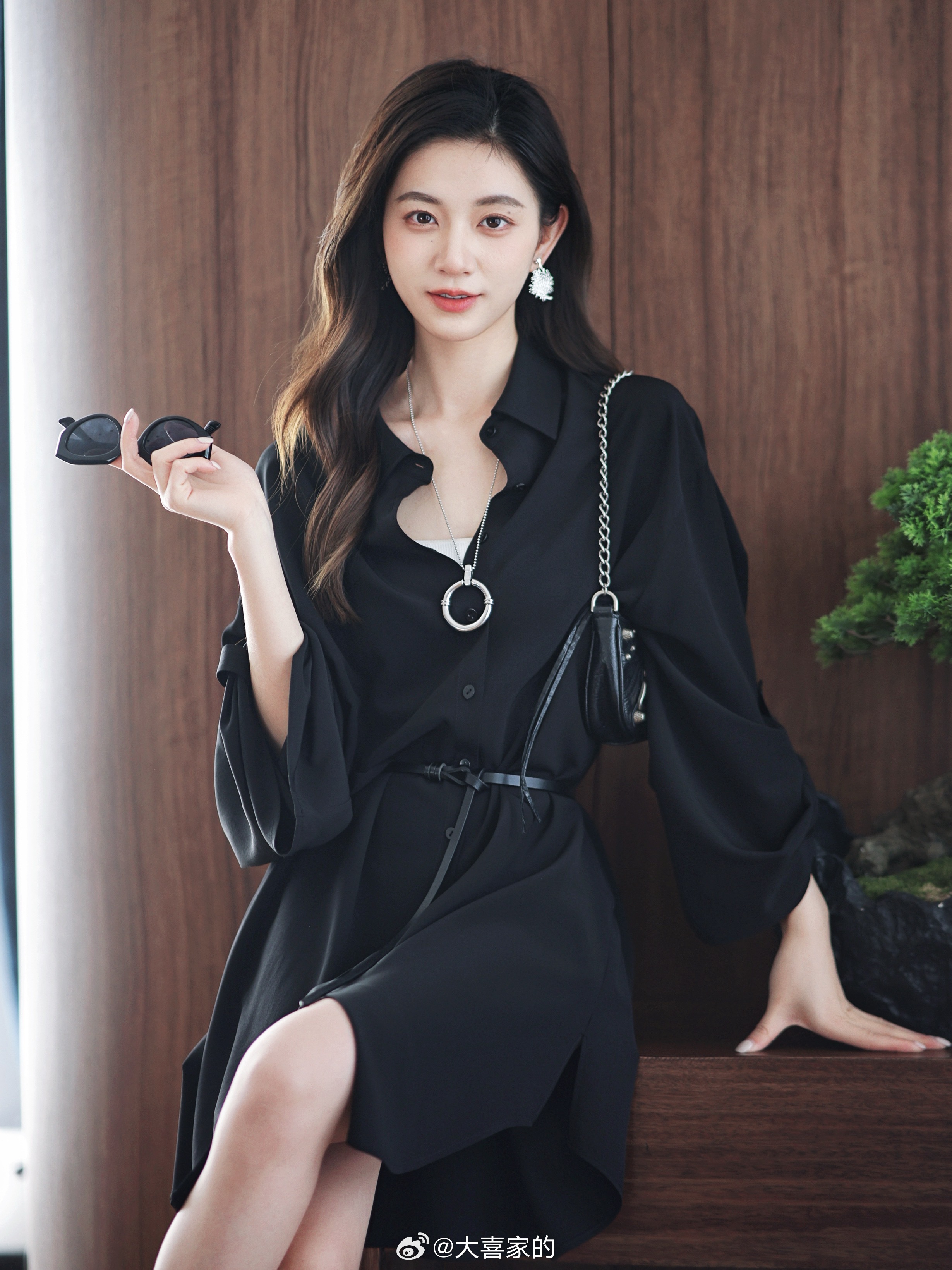 All black🕶️优雅永不褪色！23姆米100真丝重绉 质感贼牛的衬衫裙可