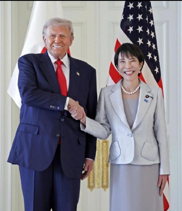 特朗普的东亚行看似热闹，实则是靠吃老本，劣势暴露无遗。他此次亚洲之旅，参加东盟峰