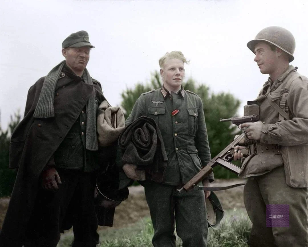 1944年4月，来自美国缅因州费尔菲尔德的莫里斯·帕克中士在意大利安齐...