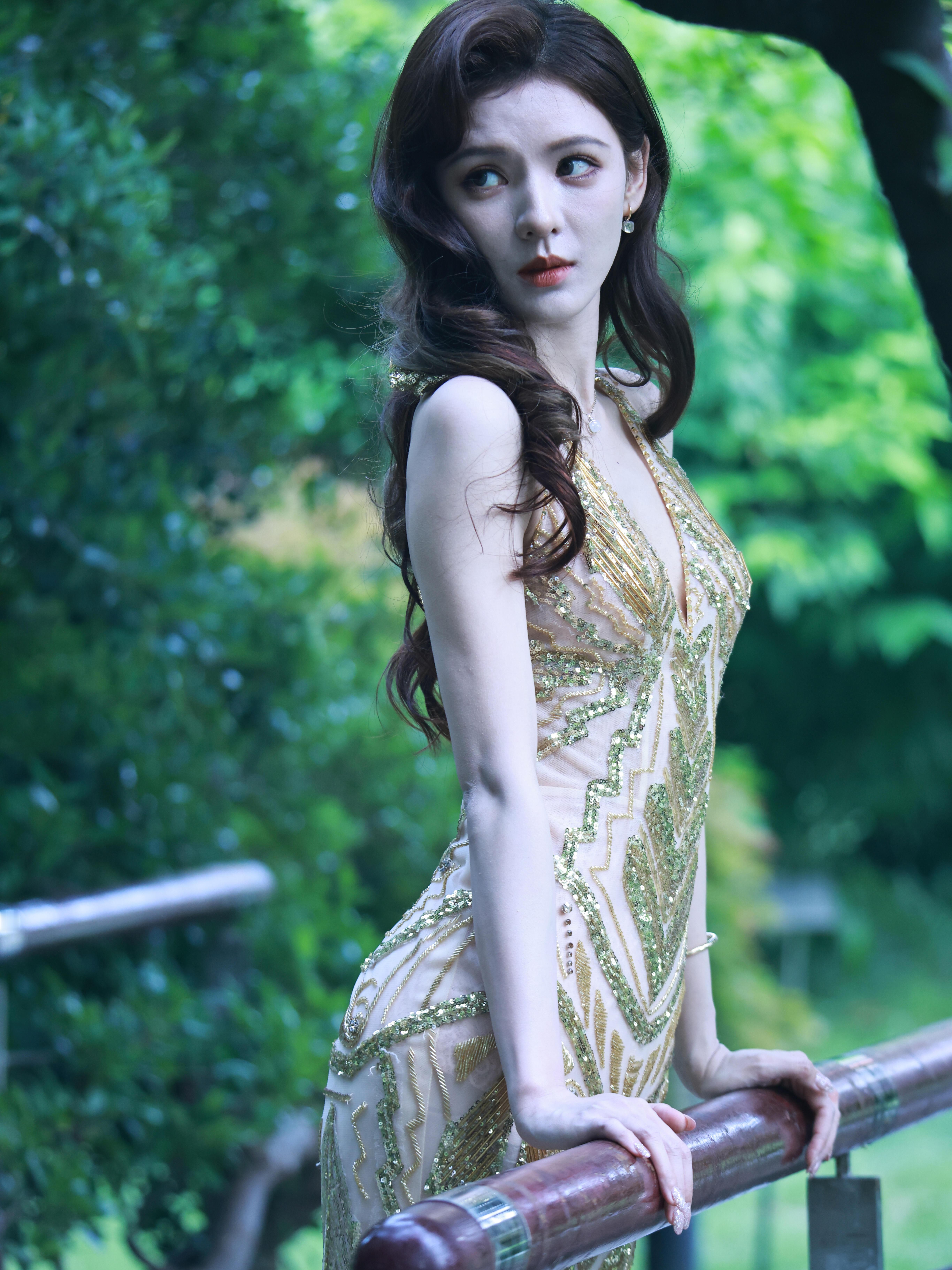 金色美人鱼公主张予曦，这腰臀比绝了！ ​​​
