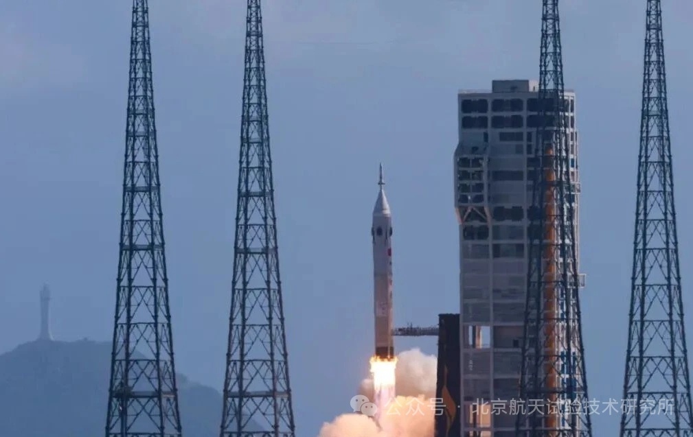 北京时间2026年2月11日，我国在文昌航天发射场成功组织实施长征十号运载火箭系