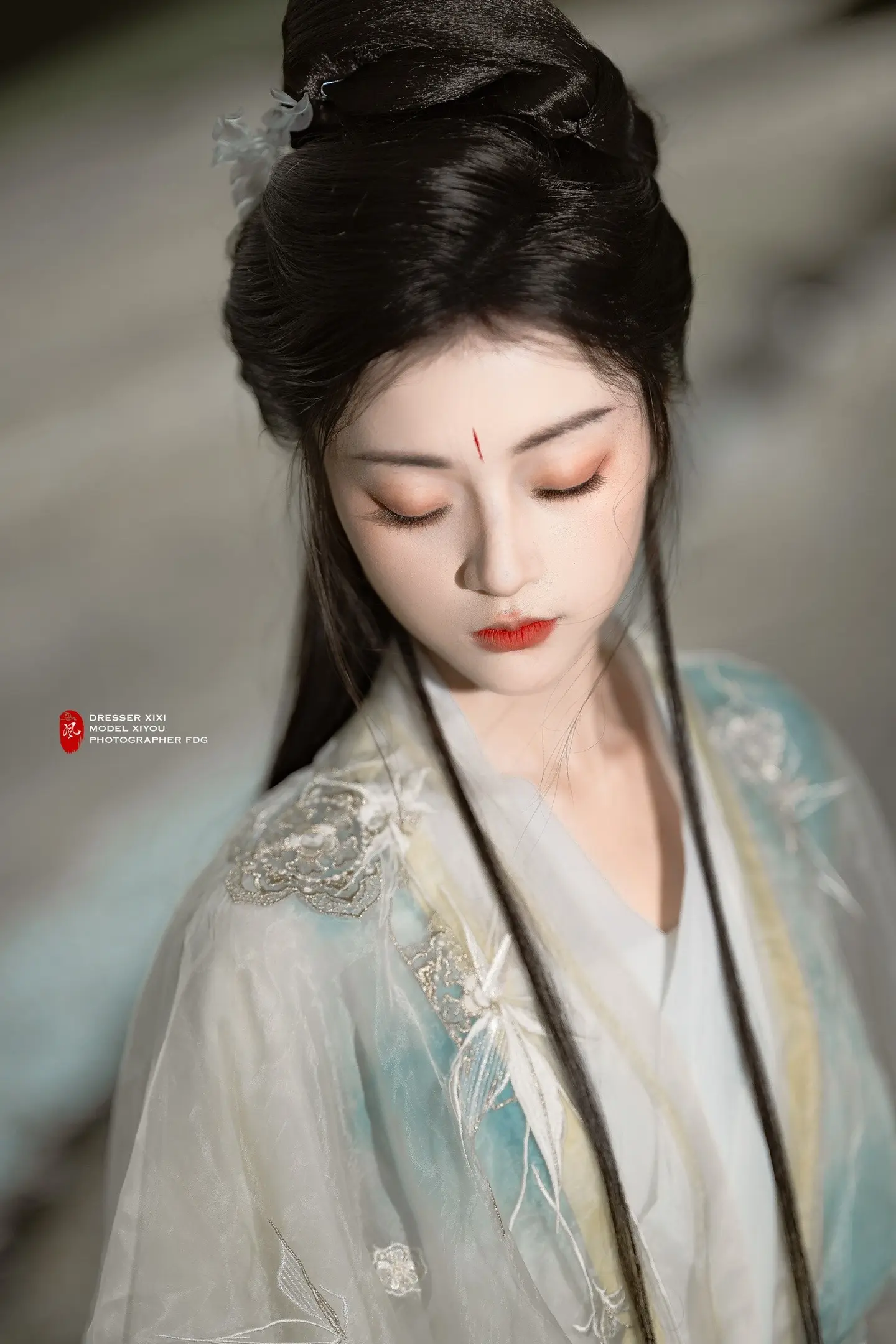 神性只在那一瞬间的眼神。