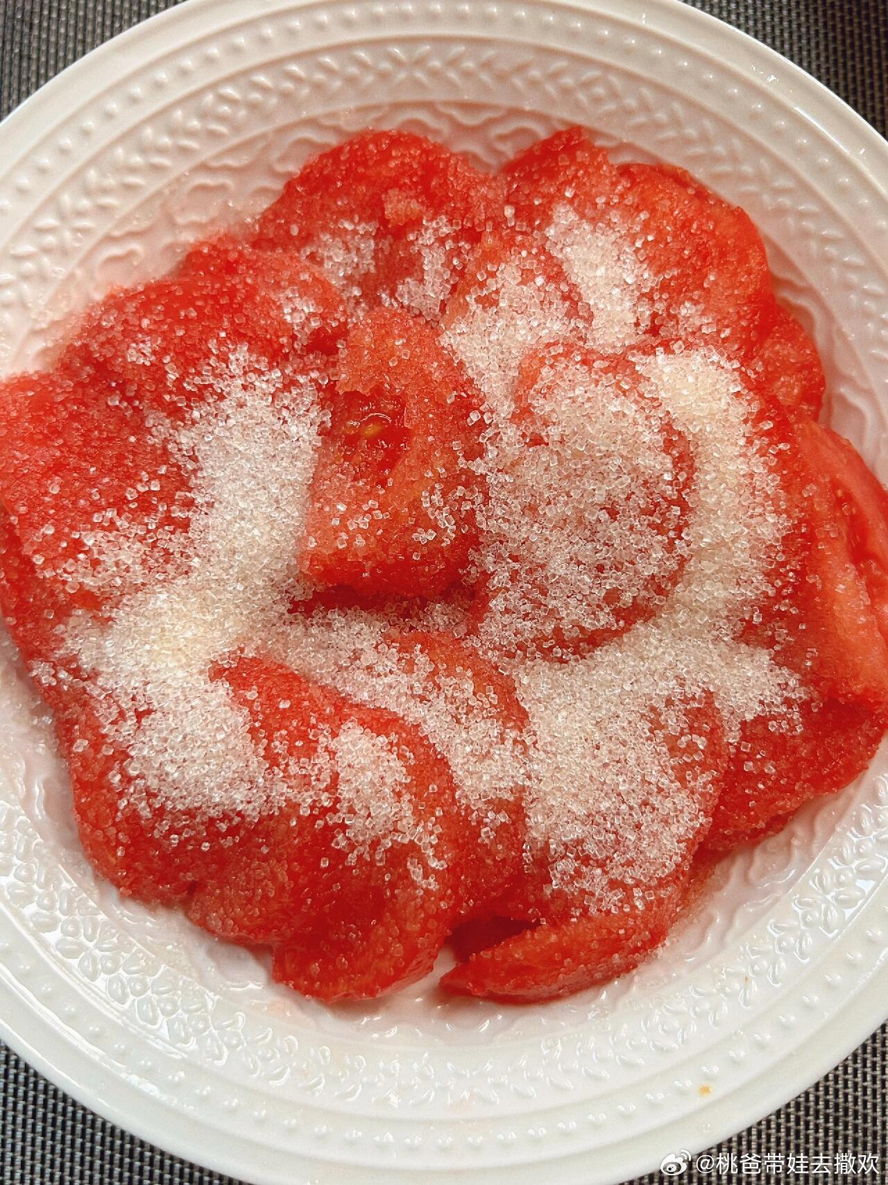 湖北小孩夏天最爱吃的菜：糖拌西红柿！湖北人夏天餐桌上的npc武汉美食