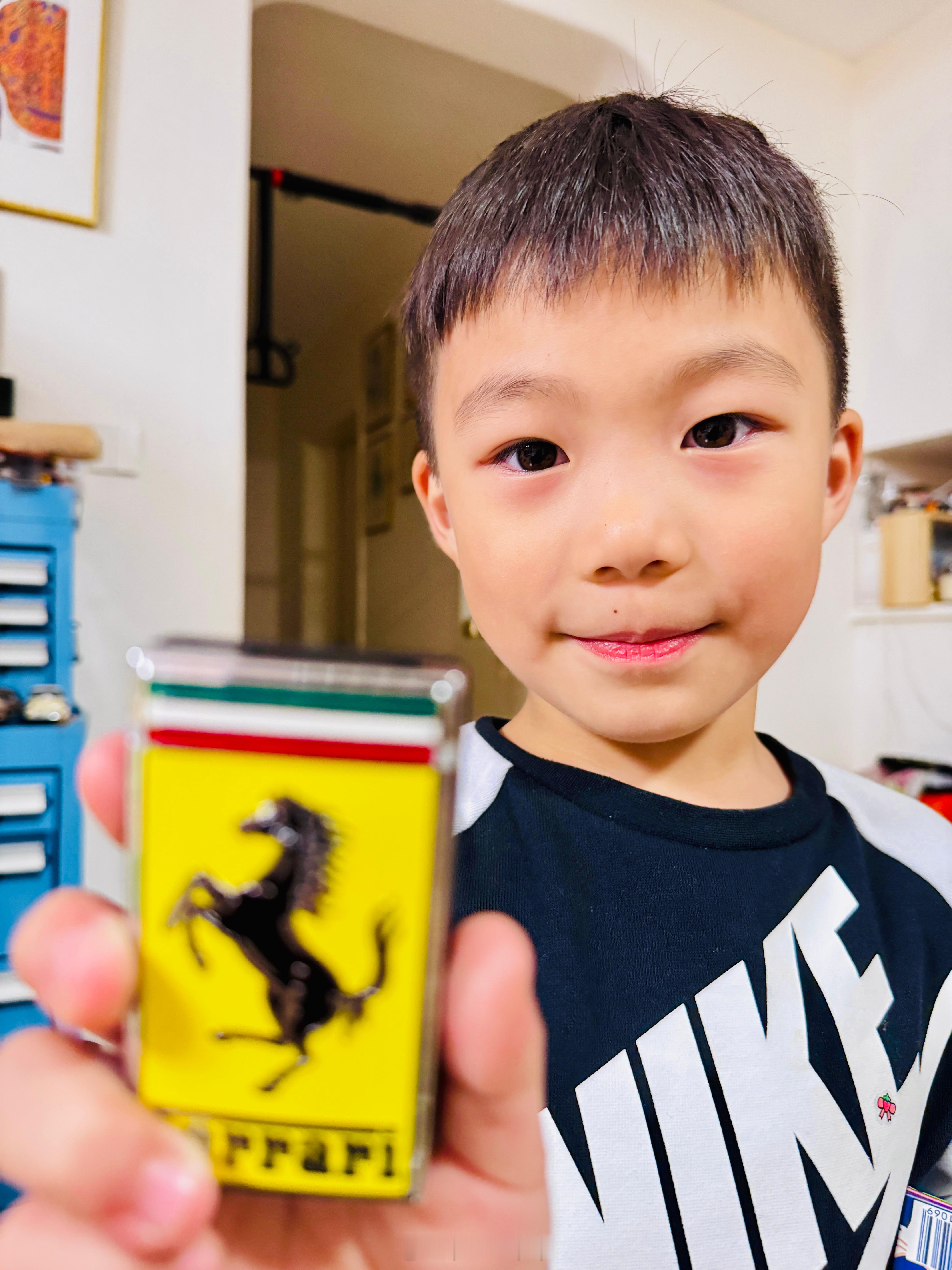 现在孩子们见到我就问你的法拉利呢？说回去让自己爸爸买法拉利[哈哈][哈哈][哈哈