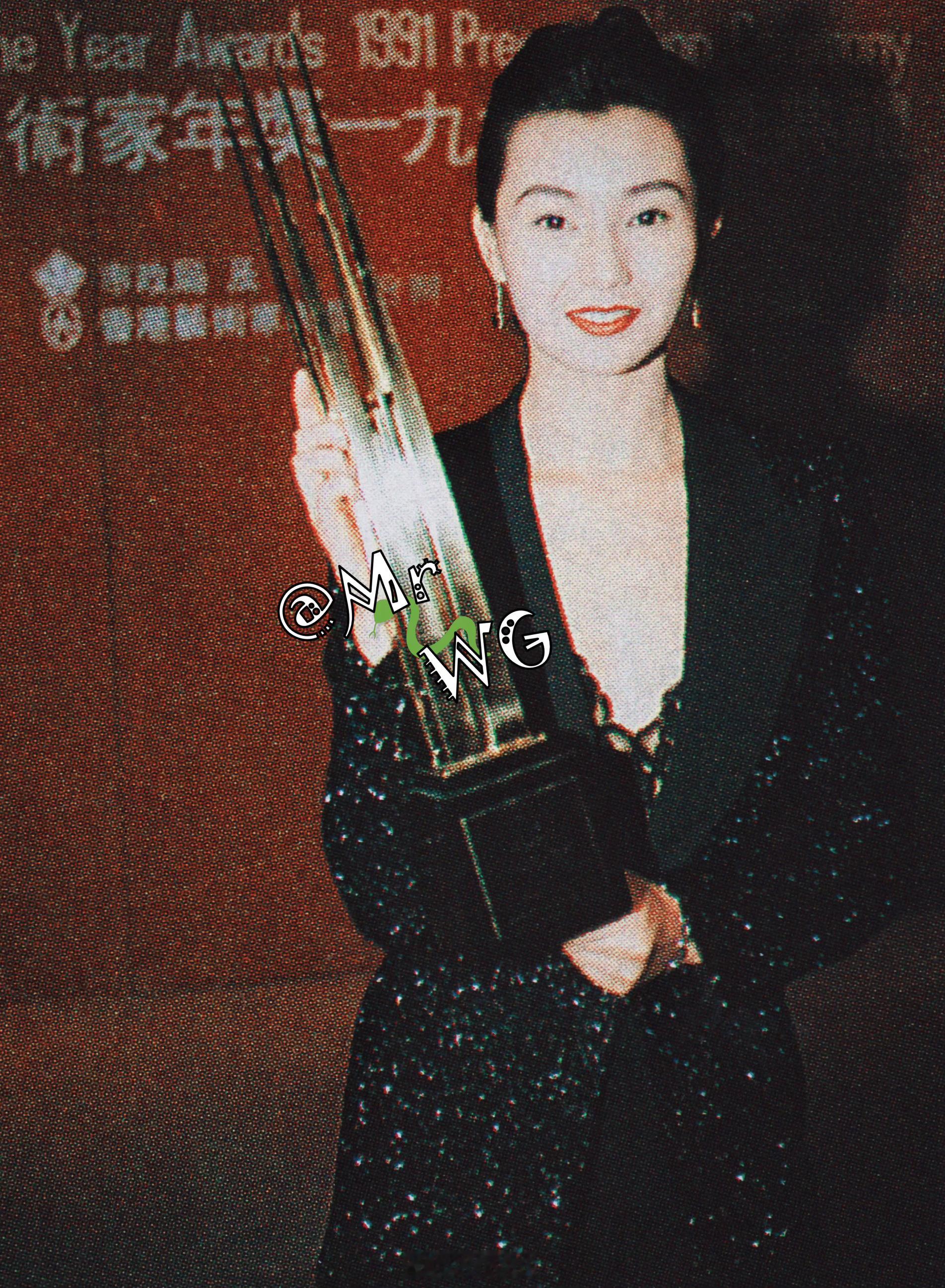 张曼玉独家扫描 好美好靓的港风女神，干练又妩媚的Maggie和她的奖座🏆——张